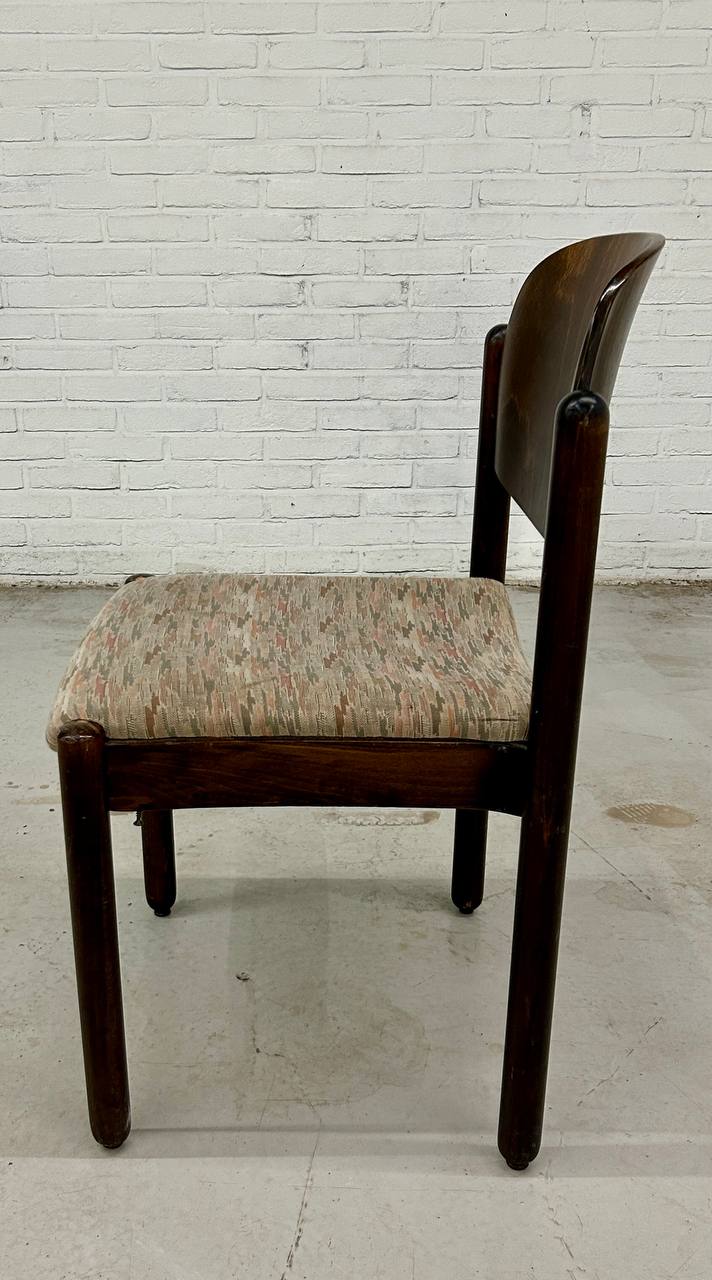 Partij 69 x vintage houten stapelstoelen