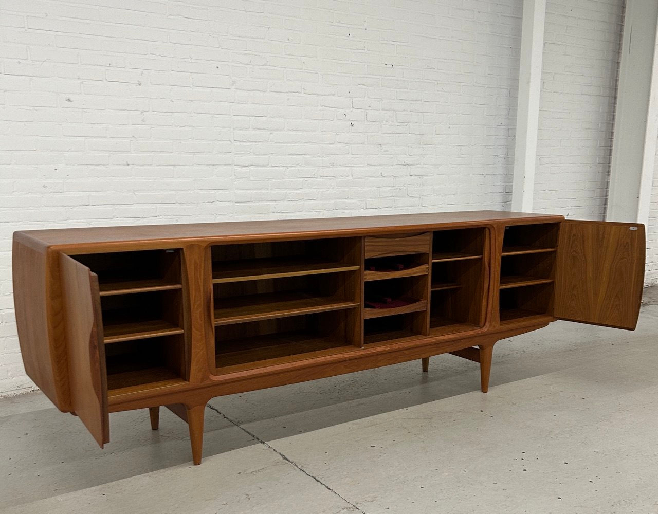 Johannes Andersen Deens Design Dressoir