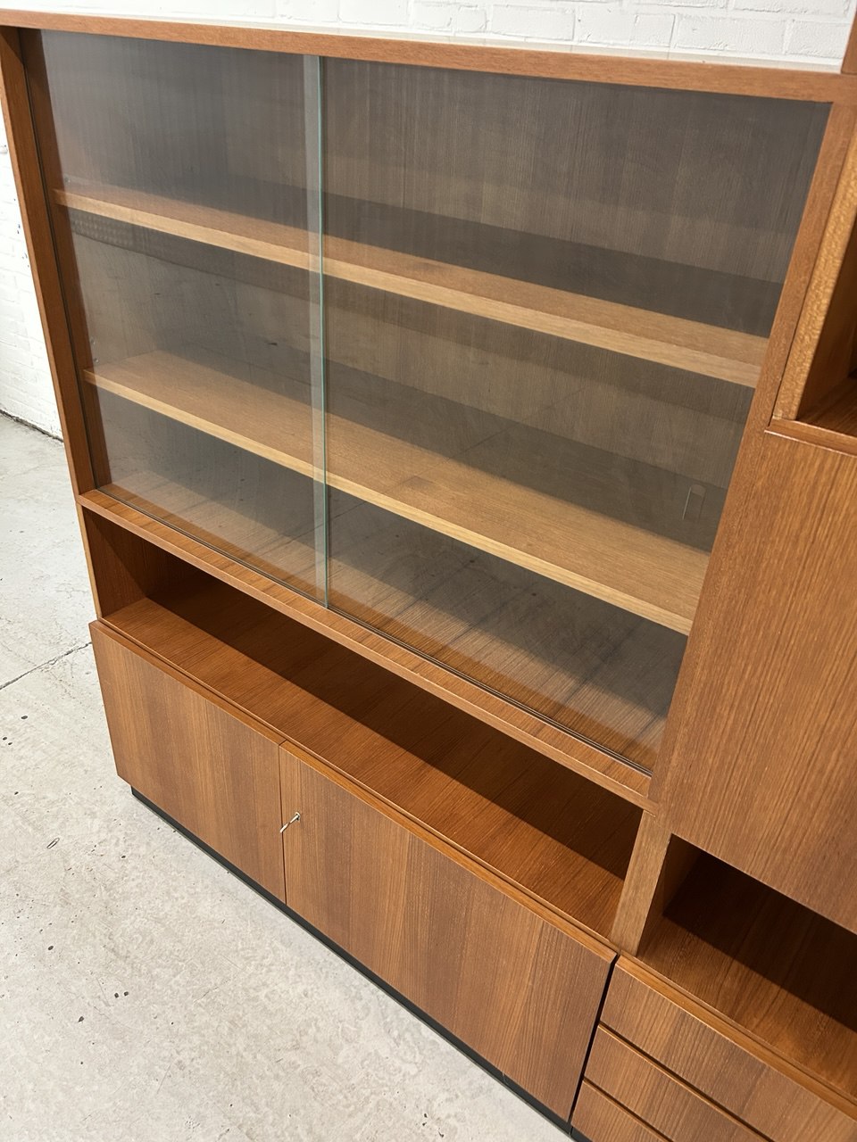 XXL vintage wandmeubel / boekenkast