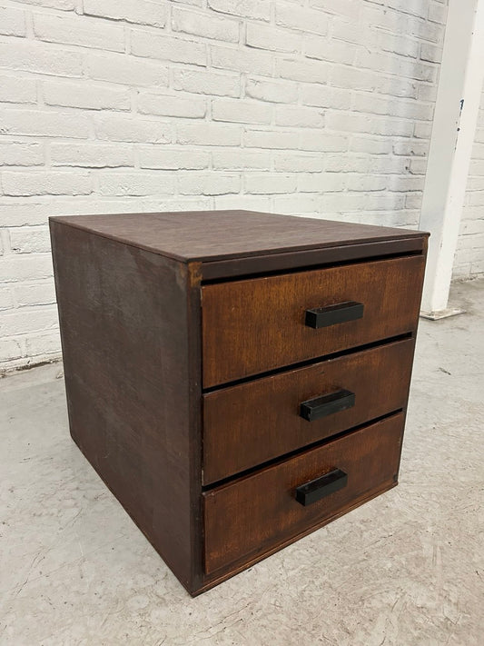 Oud vintage ladekastje