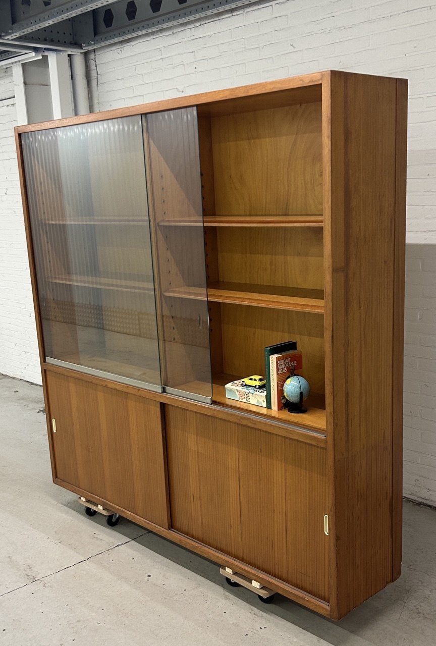 Vintage laboratoriumkast schoolkast