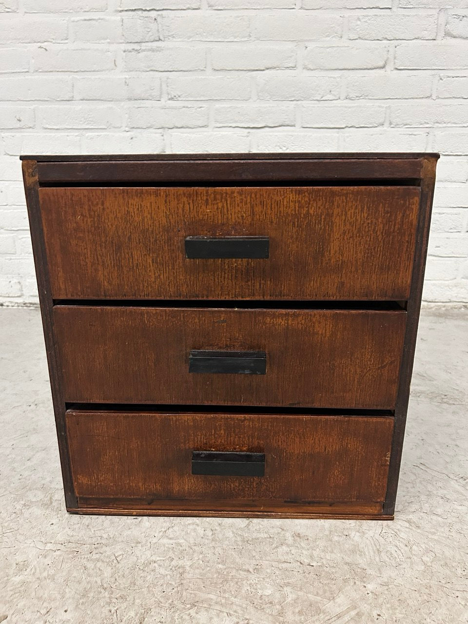 Oud vintage ladekastje