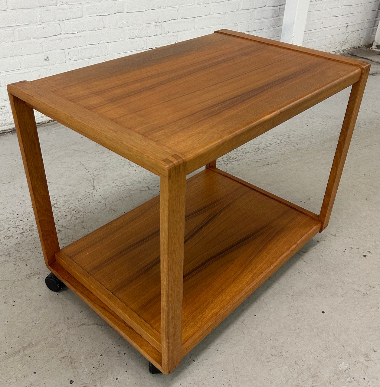 Vintage Deense trolley
