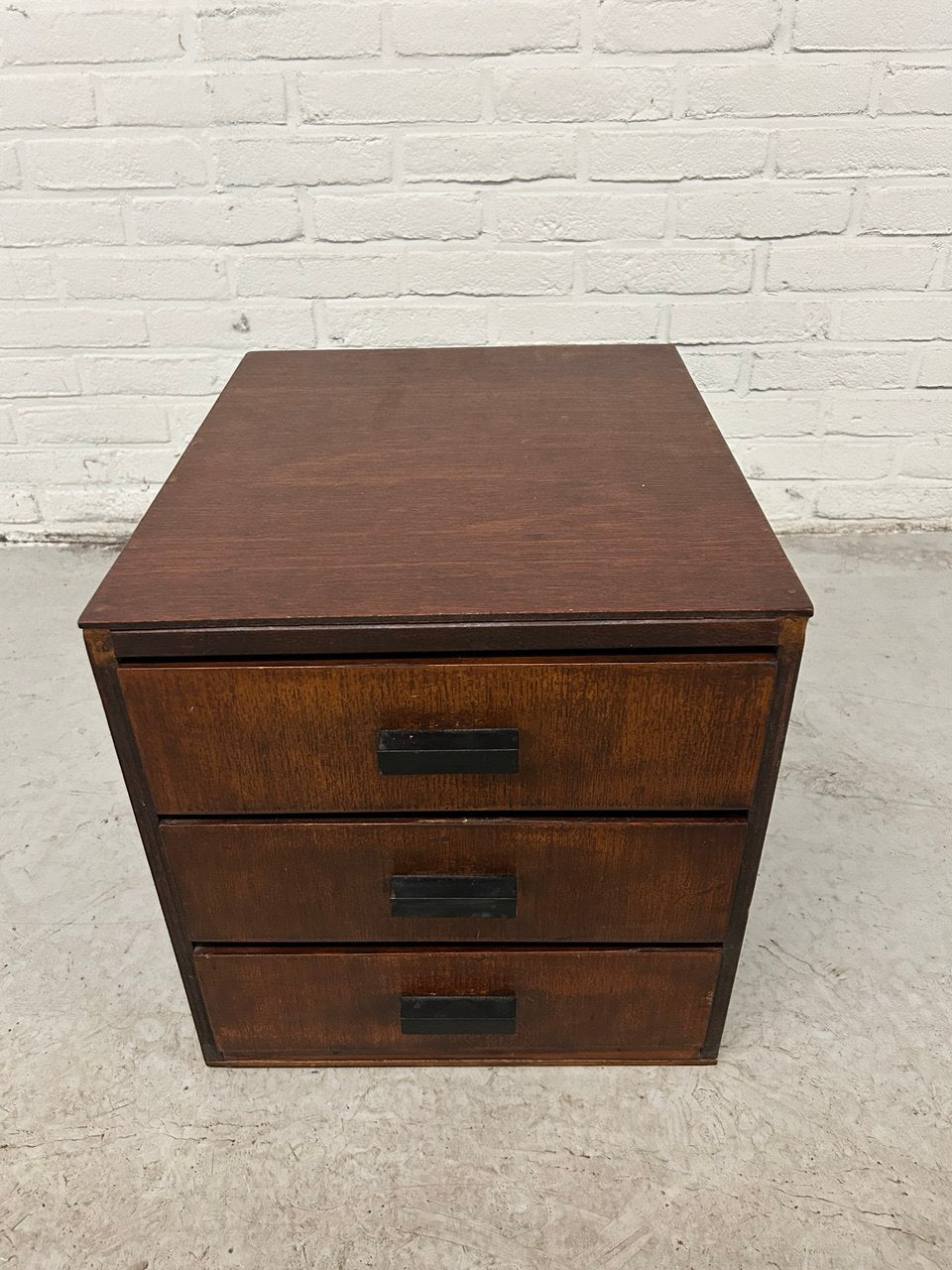 Oud vintage ladekastje