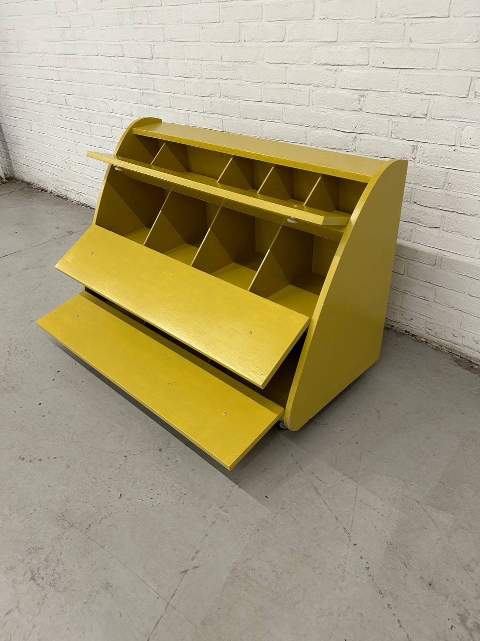 Vintage schoolkast / klepkast