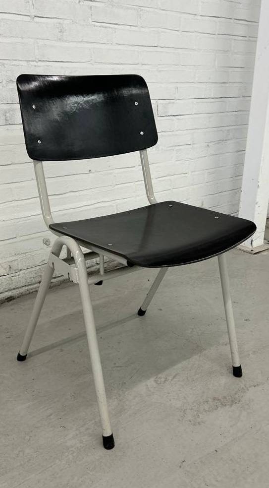 Vintage partij stapelbare stoelen