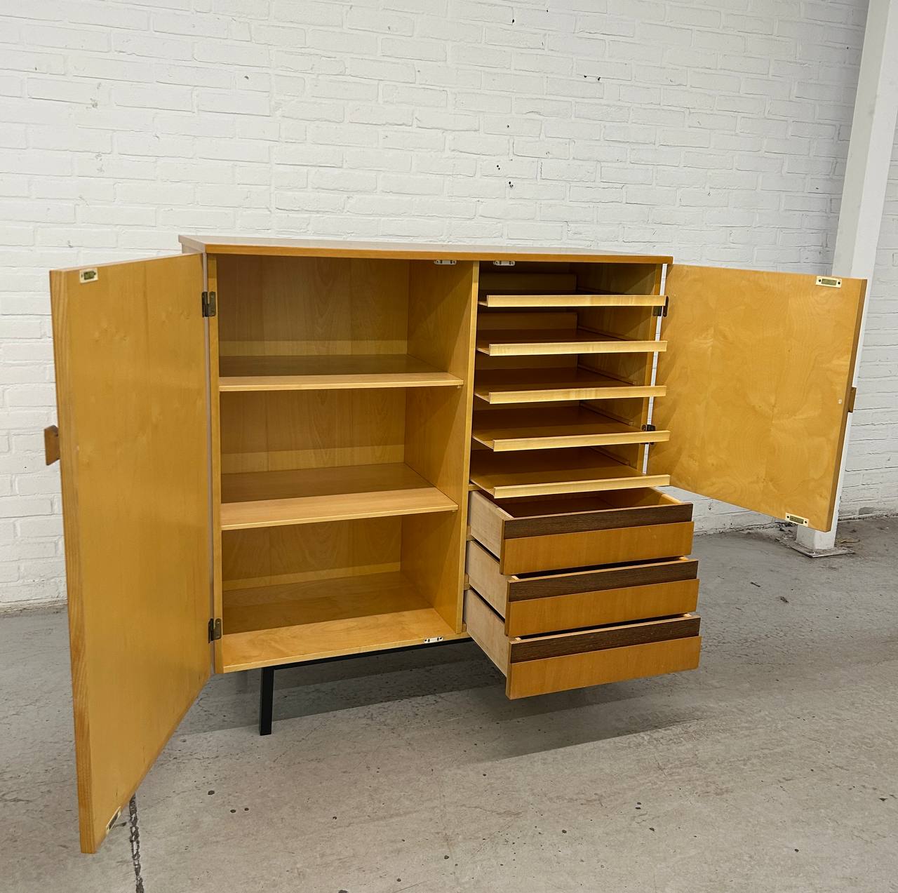 Vintage Mid Century Design Highboard 2