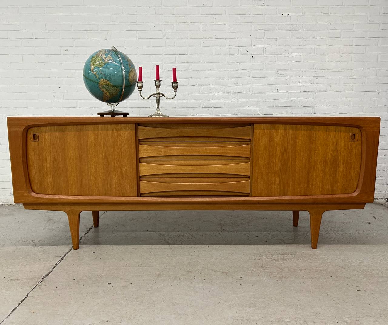 Deens vintage dressoir in teak
