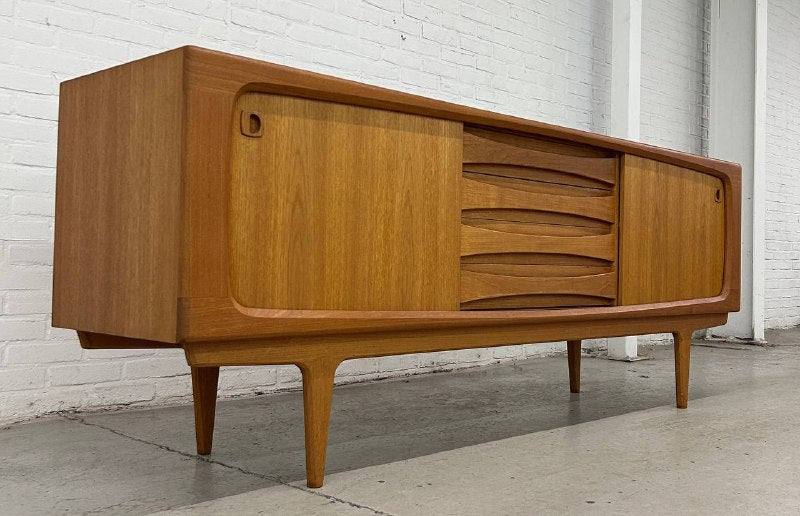 Deens vintage dressoir in teak