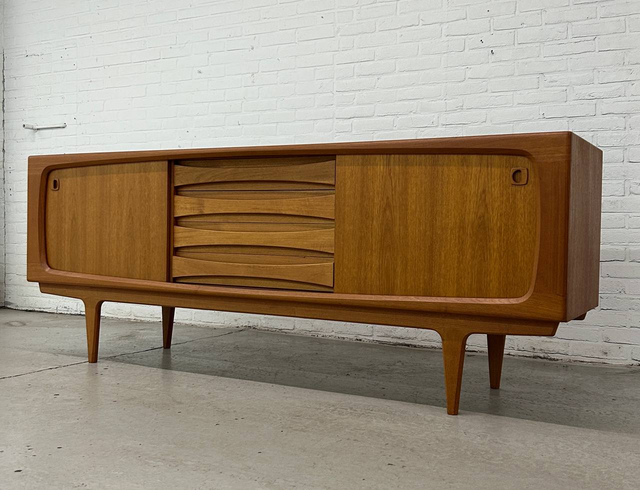 Deens vintage dressoir in teak