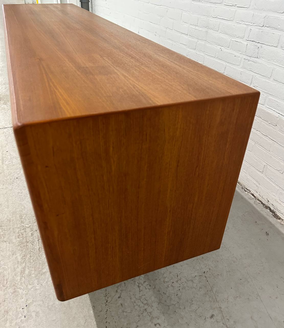 Deens vintage dressoir in teak