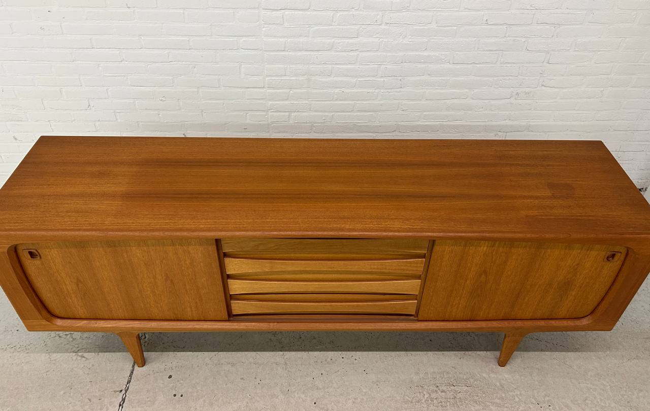 Deens vintage dressoir in teak