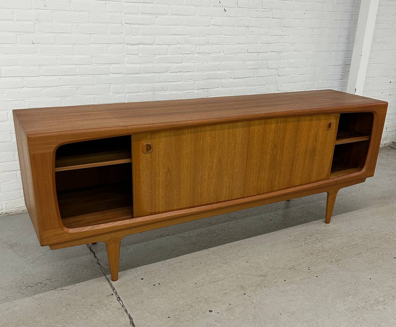 Deens vintage dressoir in teak