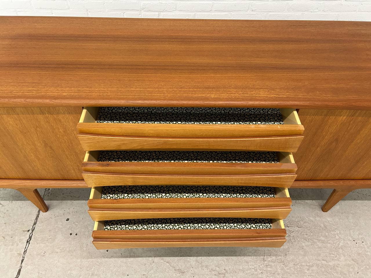 Deens vintage dressoir in teak