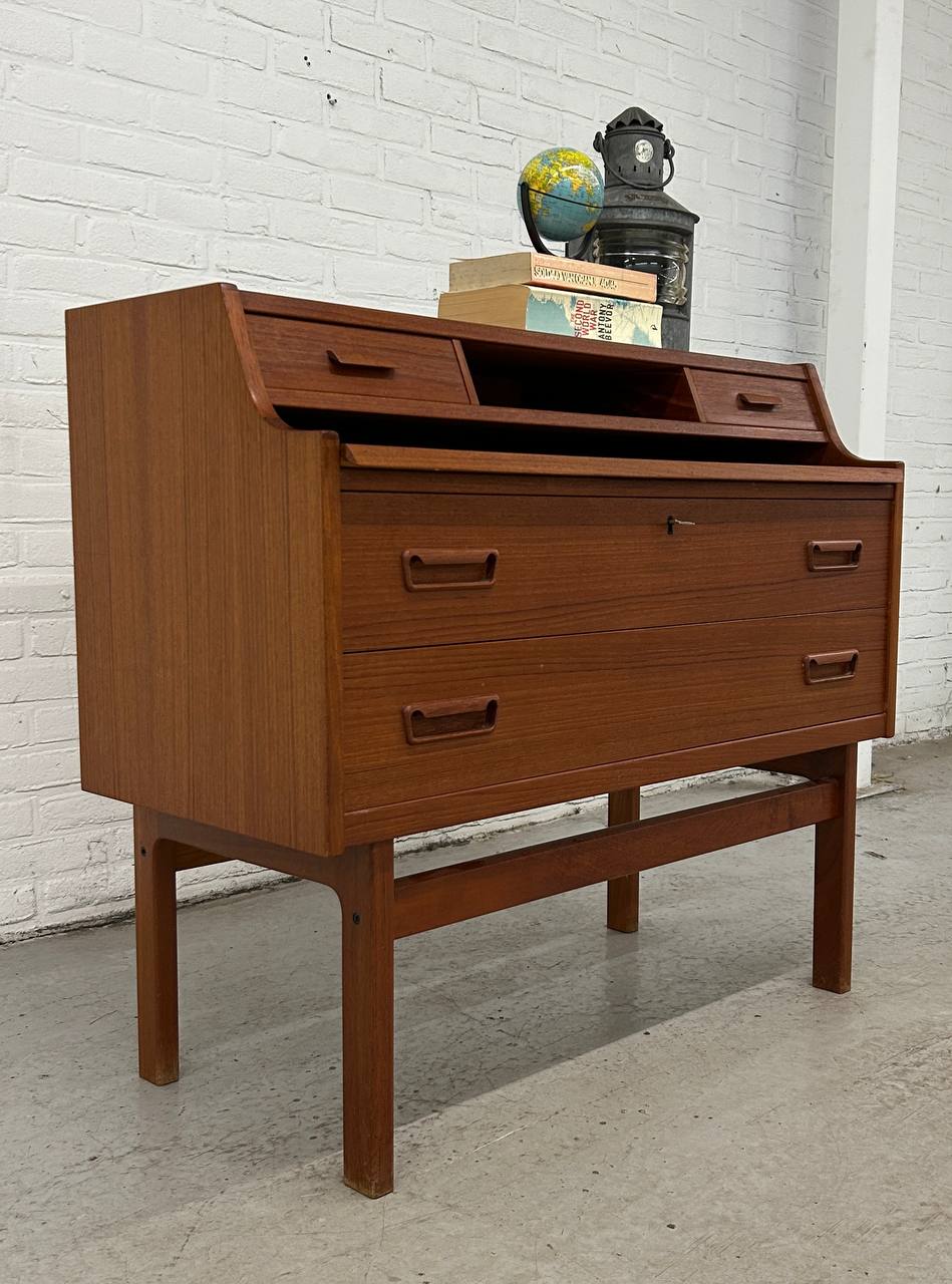 Arne Wahl Iversen bureau, secretaire