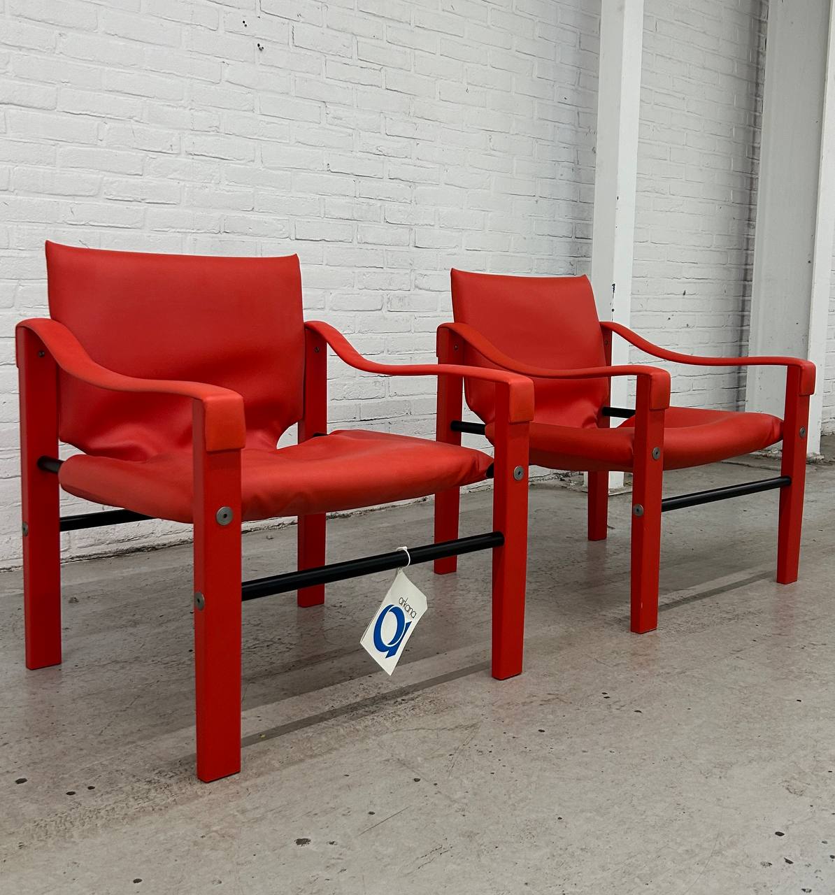 2 vintage Arkana Safari chairs