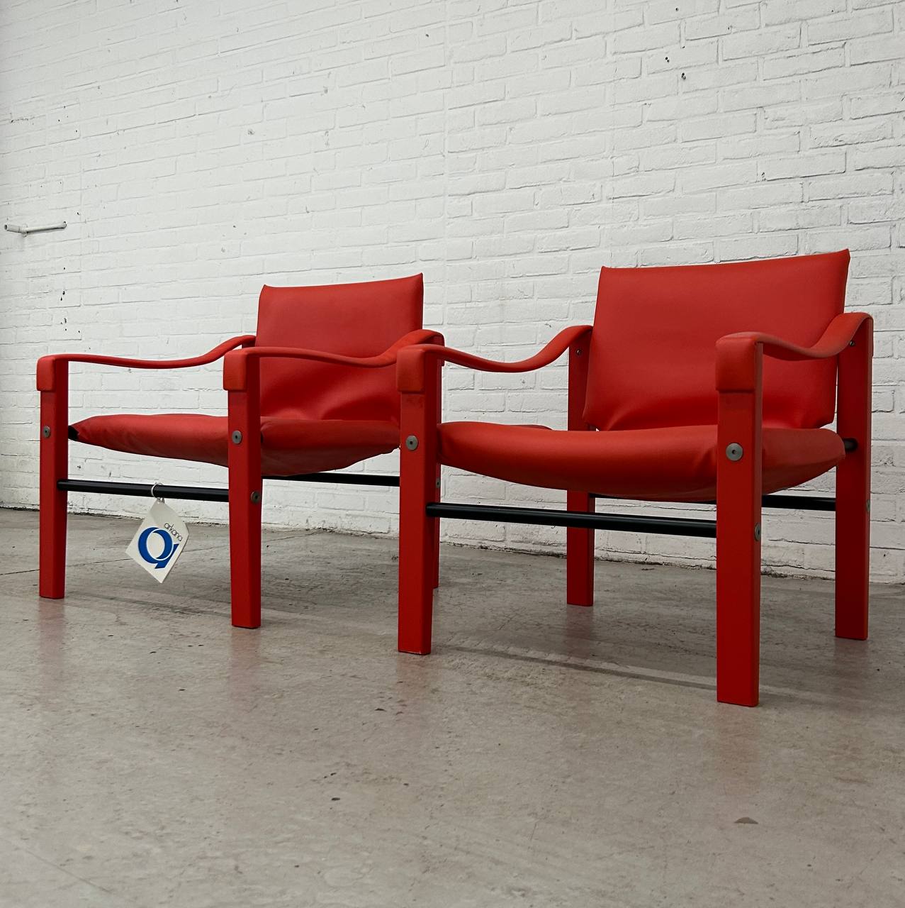 2 vintage Arkana Safari chairs