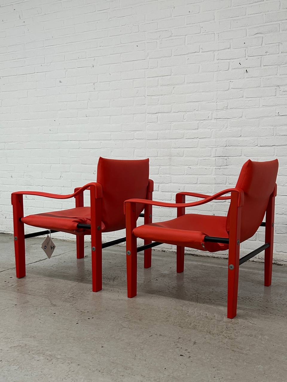 2 vintage Arkana Safari chairs