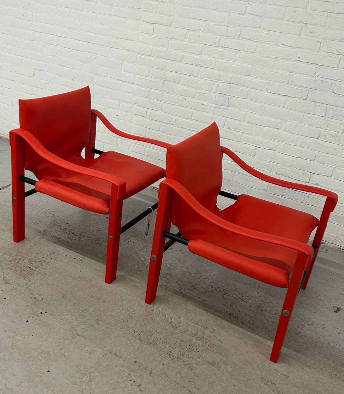 2 vintage Arkana Safari chairs