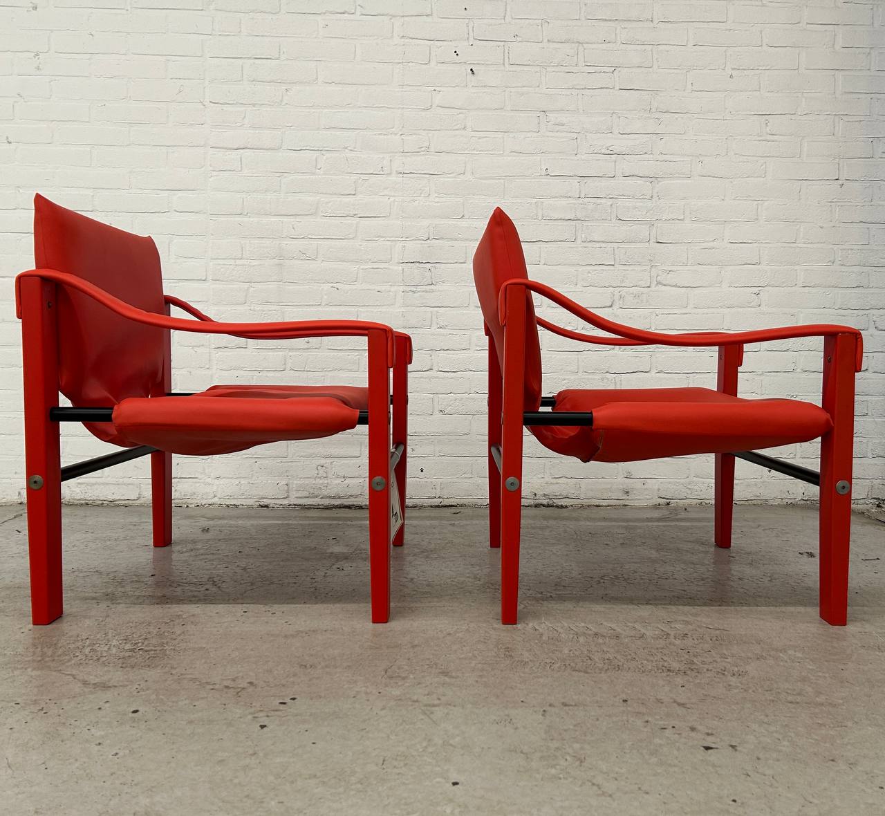 2 vintage Arkana Safari chairs