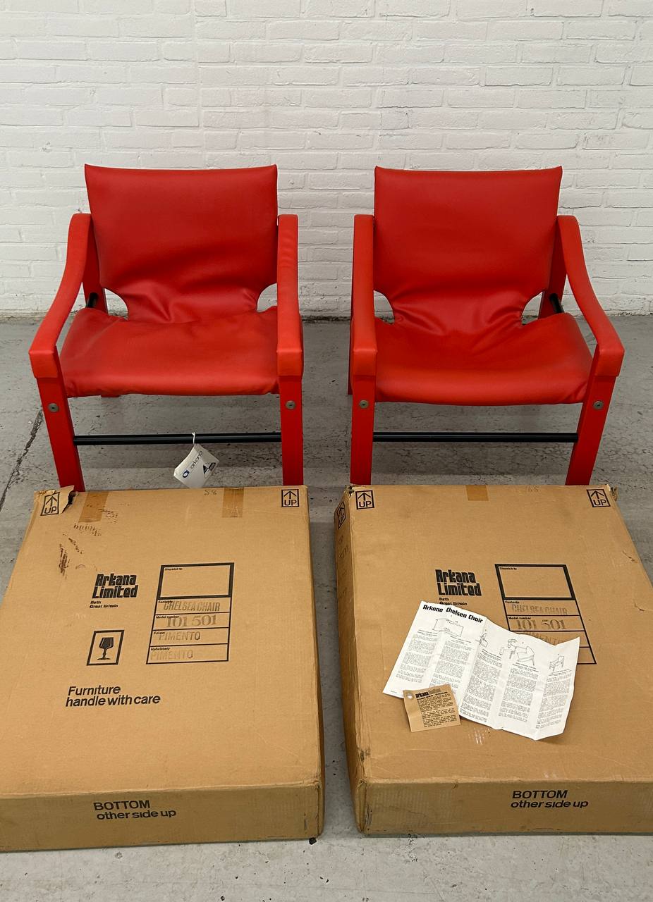 2 vintage Arkana Safari chairs