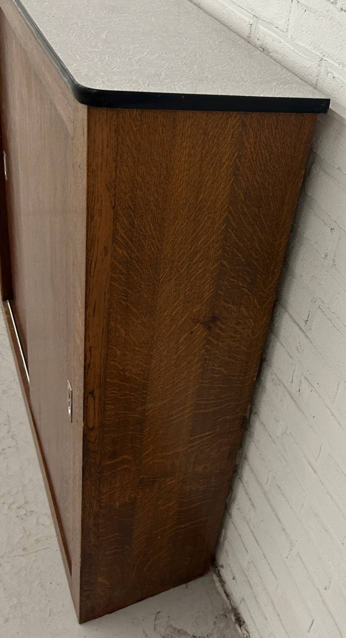 Vintage schoolkast - schuifdeurkast