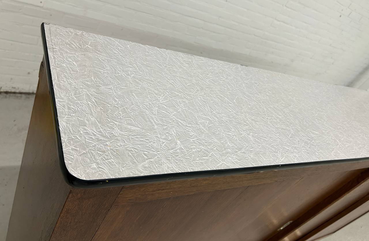 Vintage schoolkast - schuifdeurkast