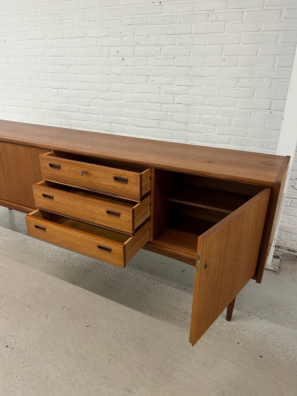 XXL vintage Bartels dressoir