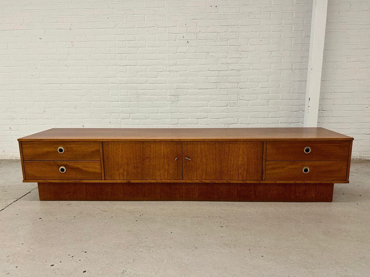 XXL vintage lowboard, dressoir