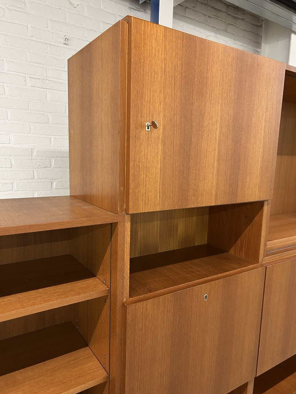 XXL vintage wandmeubel / boekenkast