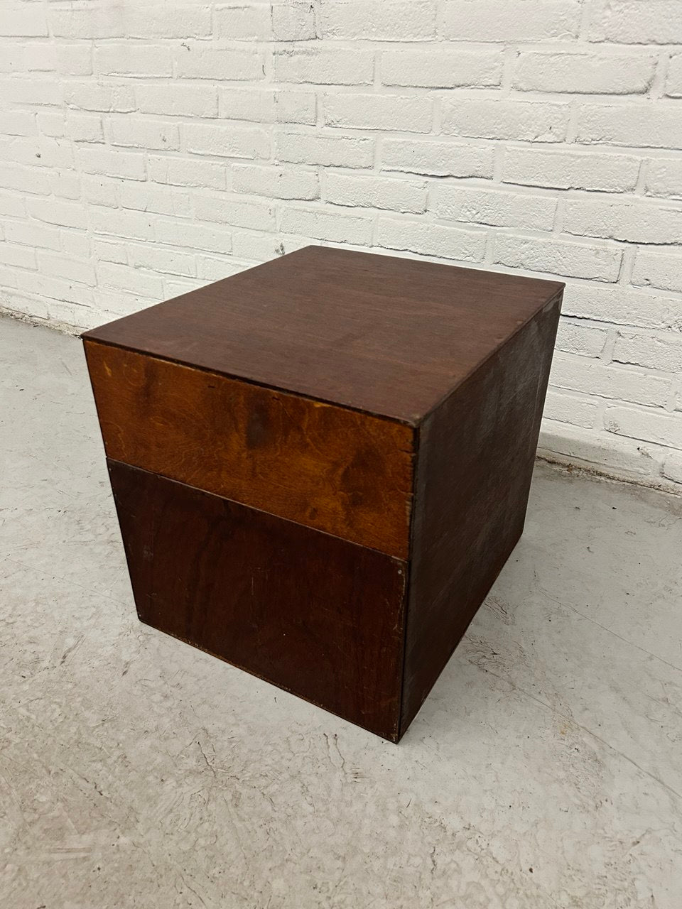Oud vintage ladekastje