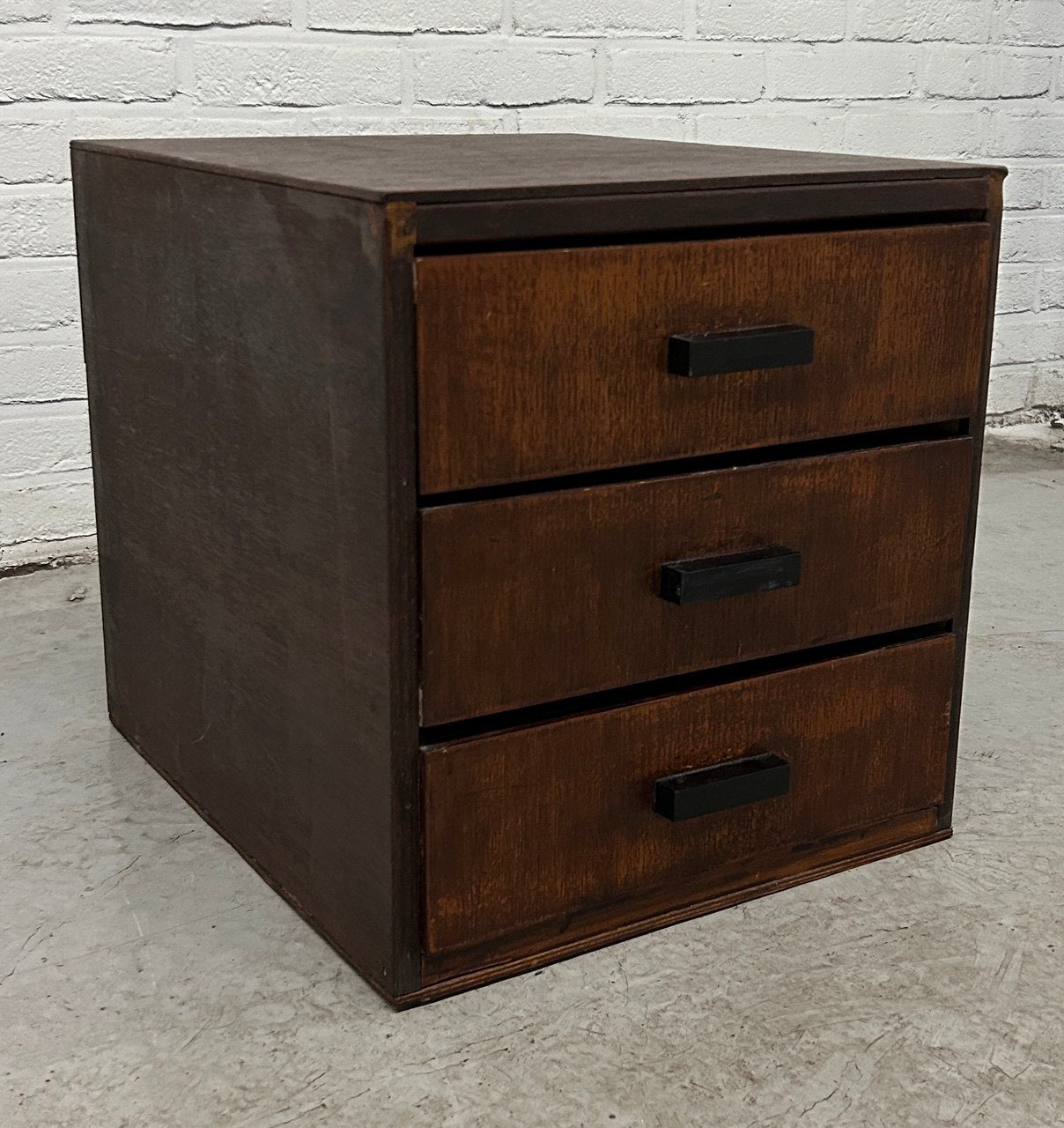 Oud vintage ladekastje
