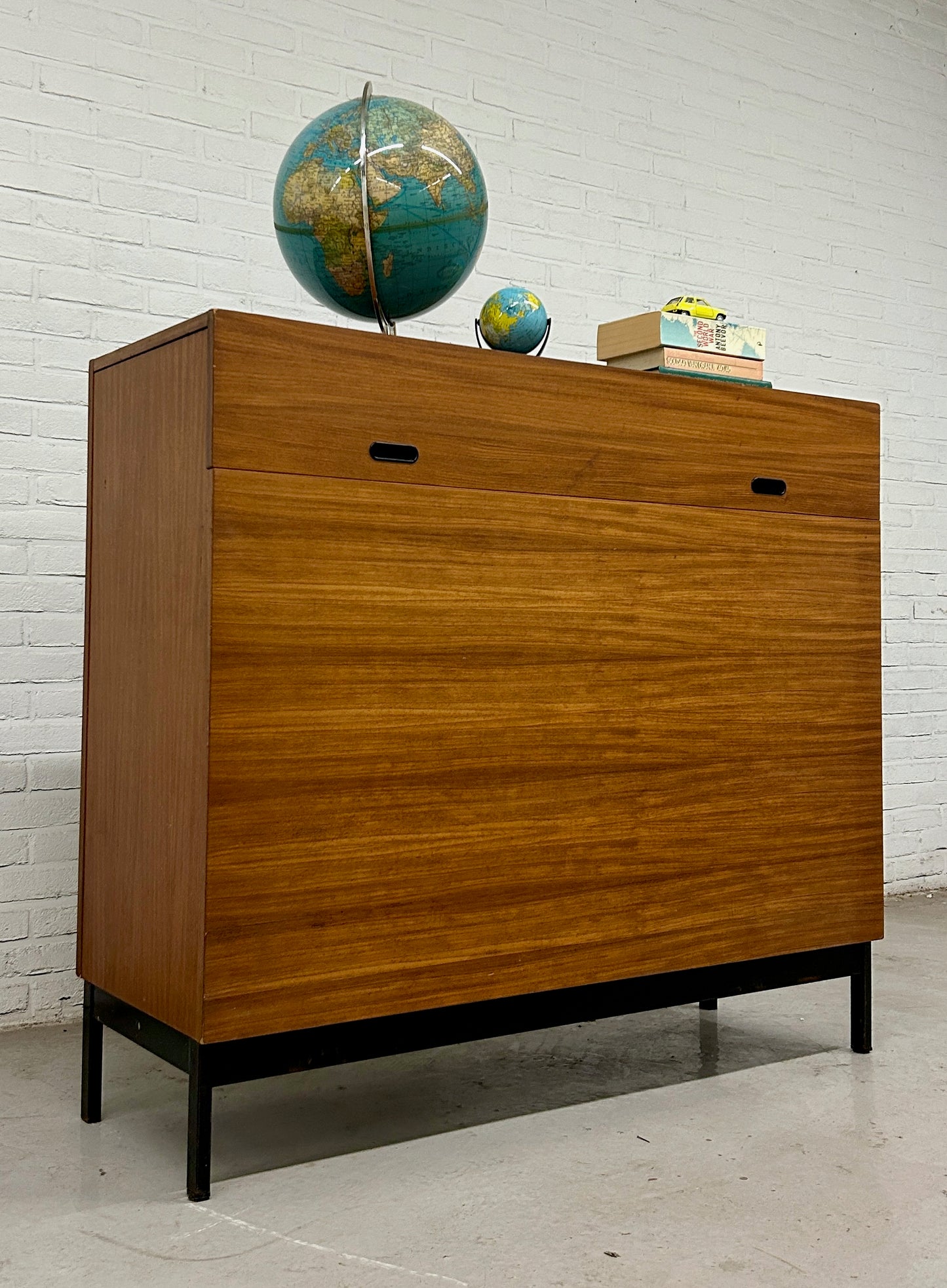 Vintage schoolkast / klepkast