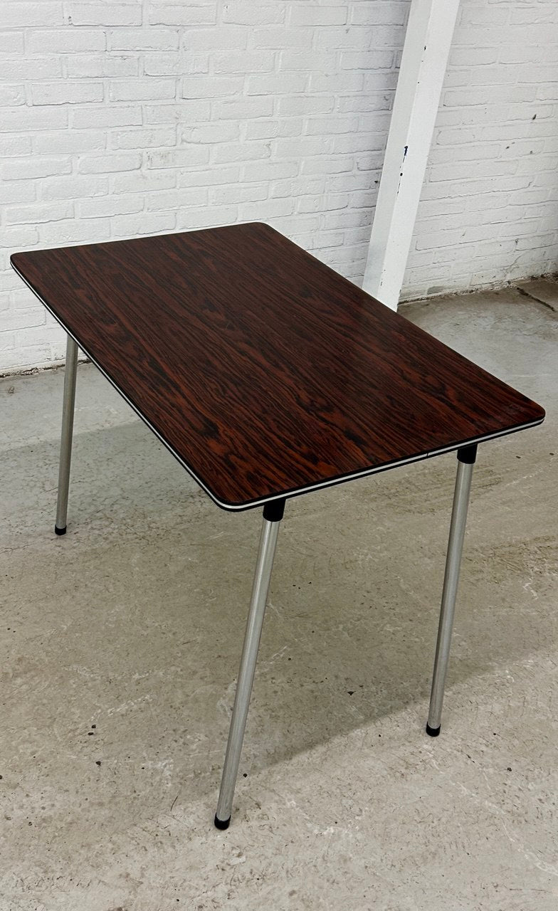 Vintage formica tafel met stoelen