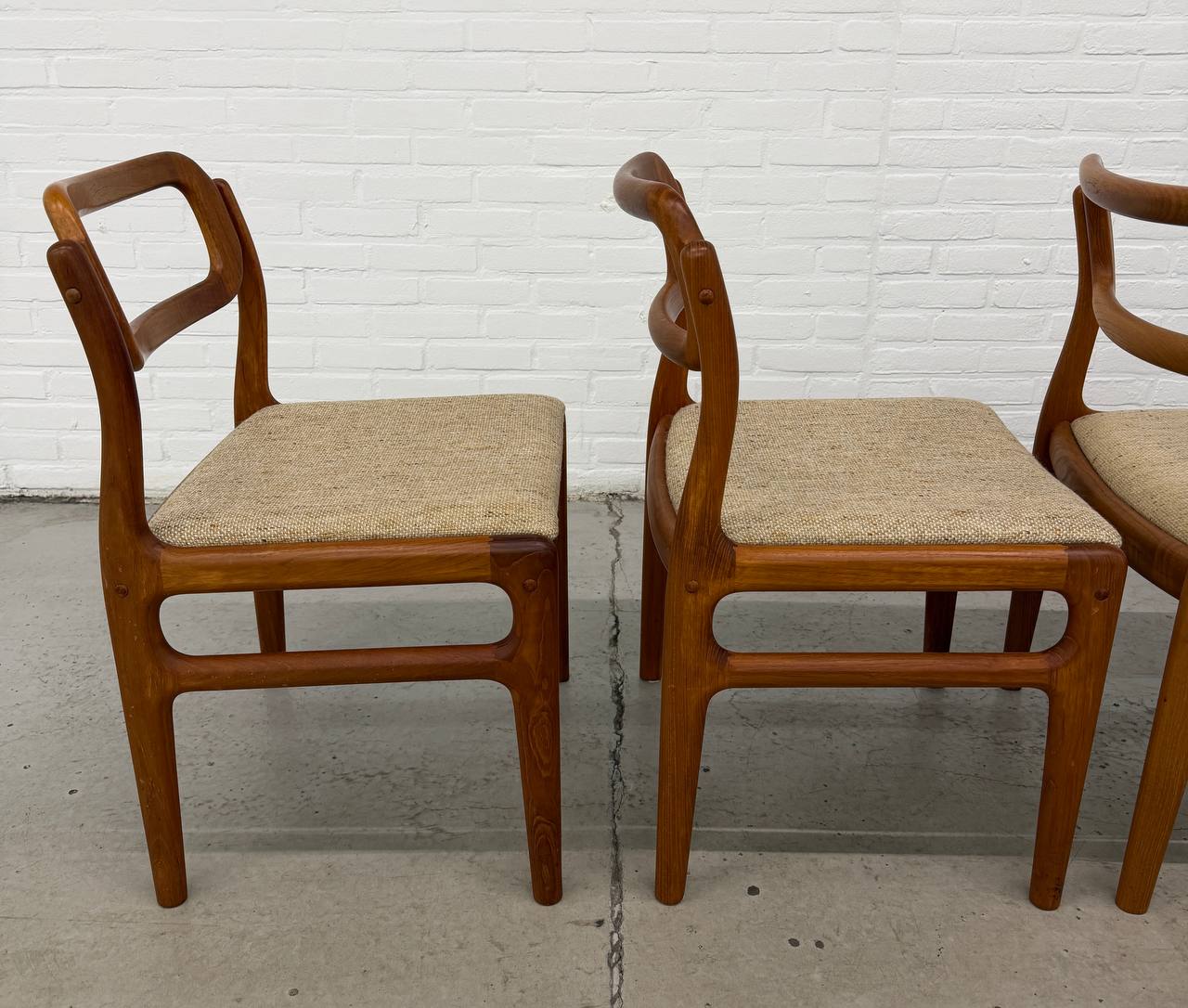 6 stoelen Johannes Andersen voor Uldum Møbelfabrik