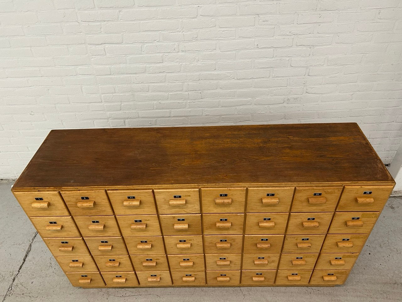 Vintage ladekast schoolkast apothekerskast