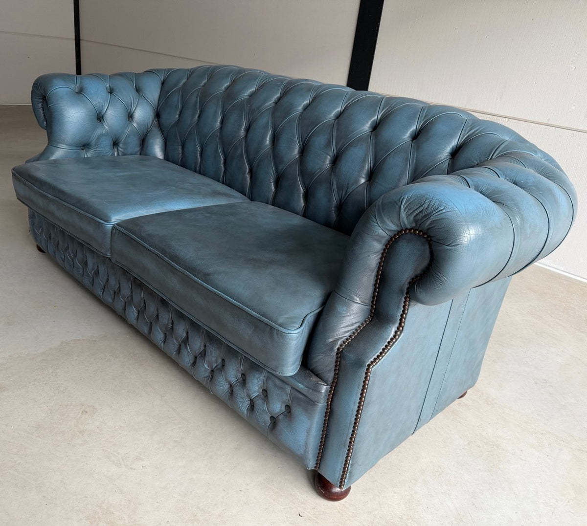 Chesterfield Winchester Furniture driezitsbank