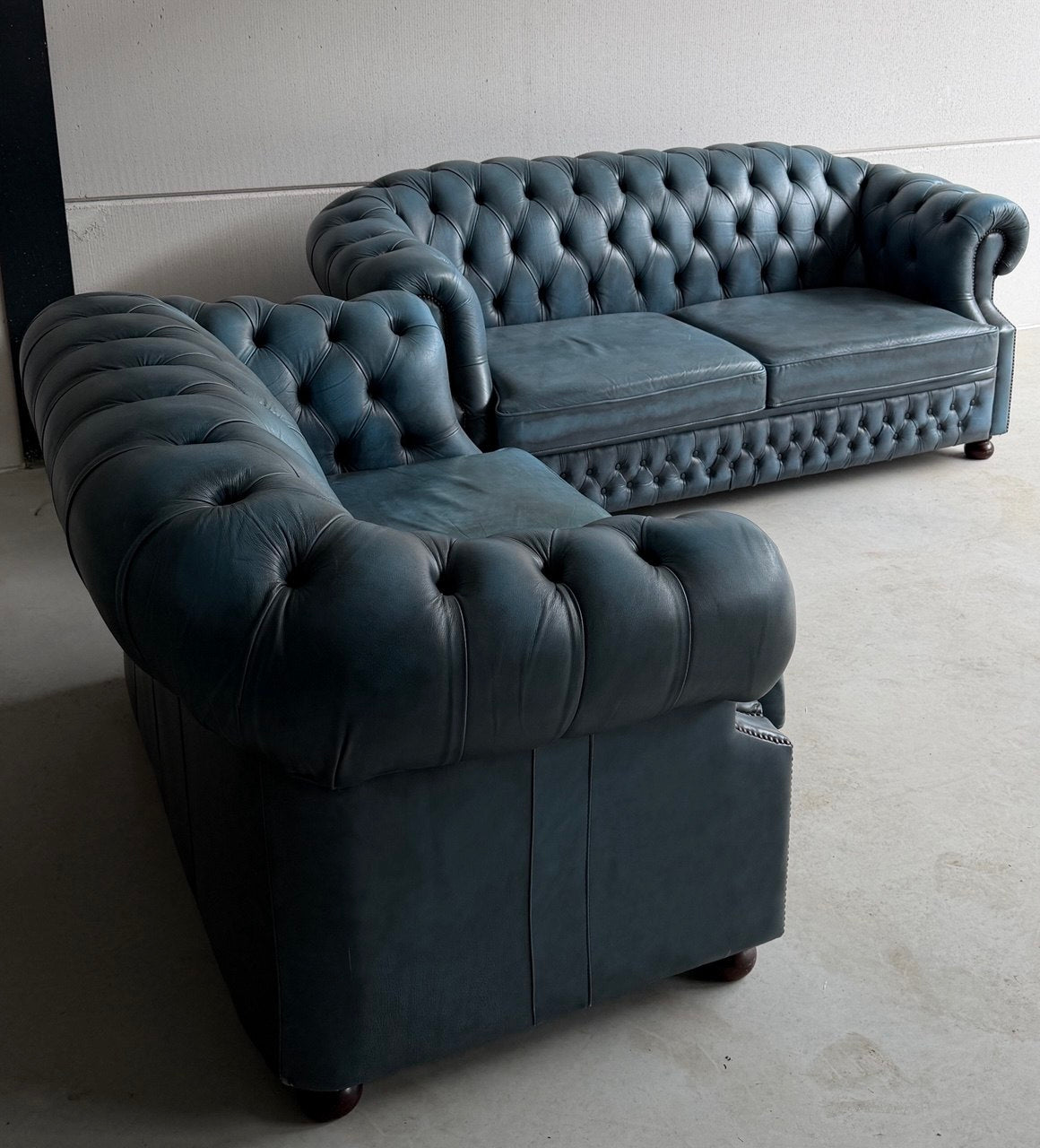 Chesterfield Winchester Furniture driezitsbank