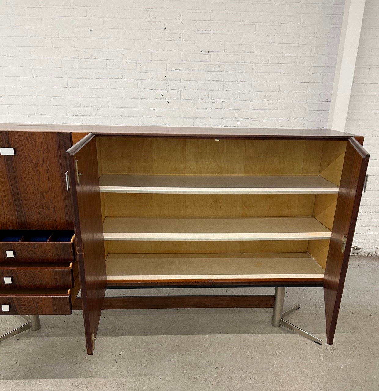 Highboard Louis van Teeffelen voor Wébé