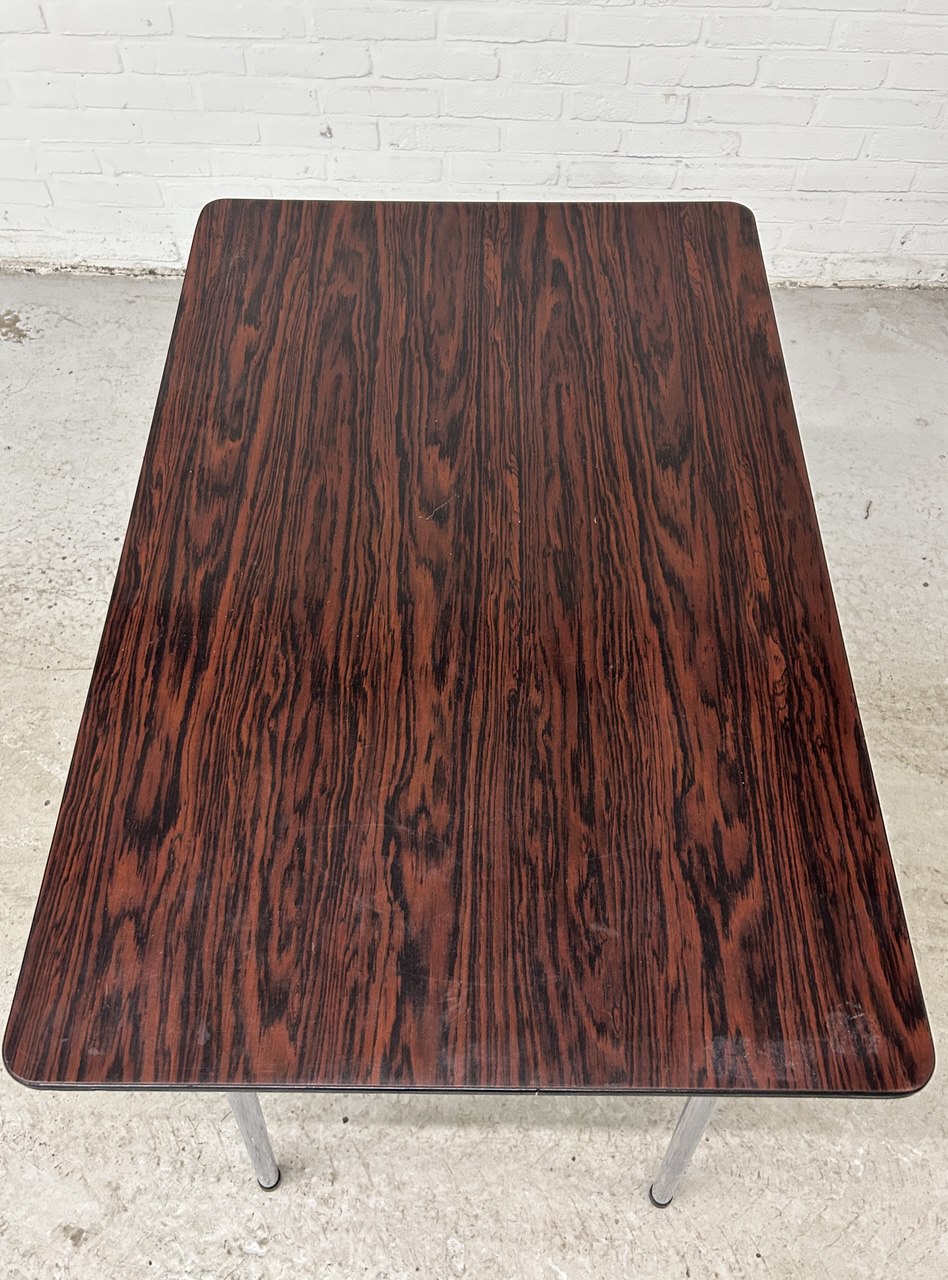 Vintage formica tafel met stoelen