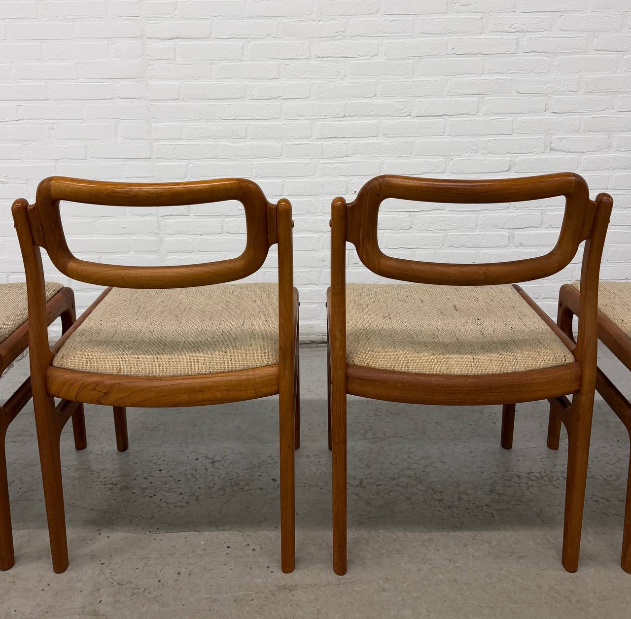 6 stoelen Johannes Andersen voor Uldum Møbelfabrik