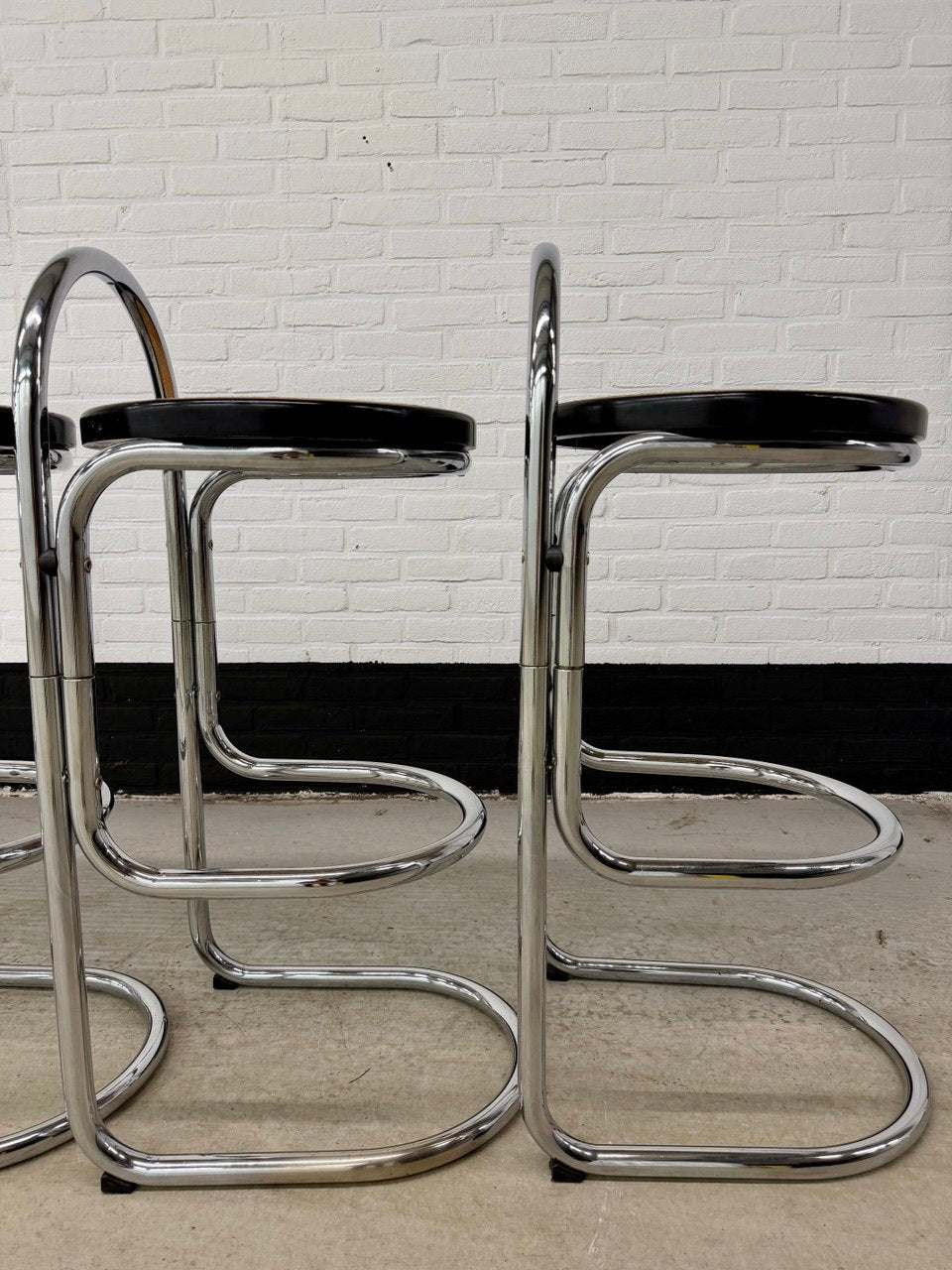 4 vintage Italy chrome barstools