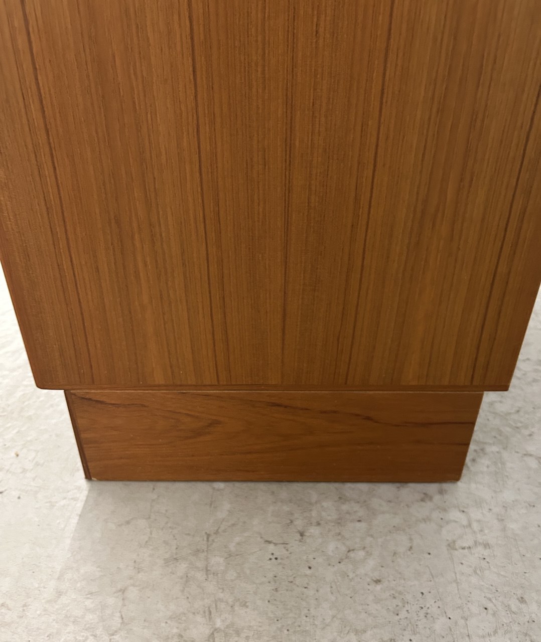 Deens teak cabinet H.W. Klein Bramin