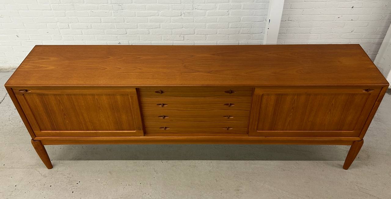 Deens teak dressoir H.W. Klein Bramin