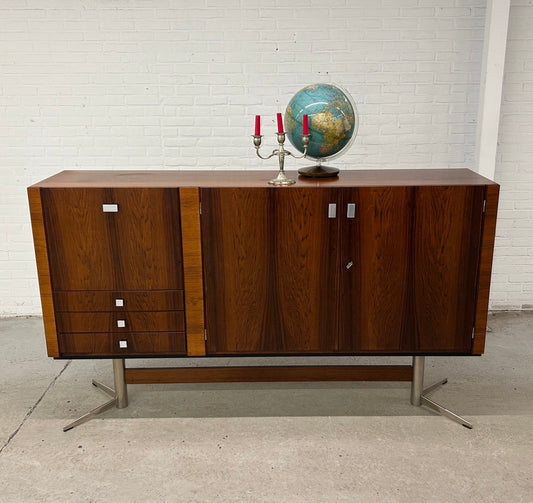 Highboard Louis van Teeffelen voor Wébé