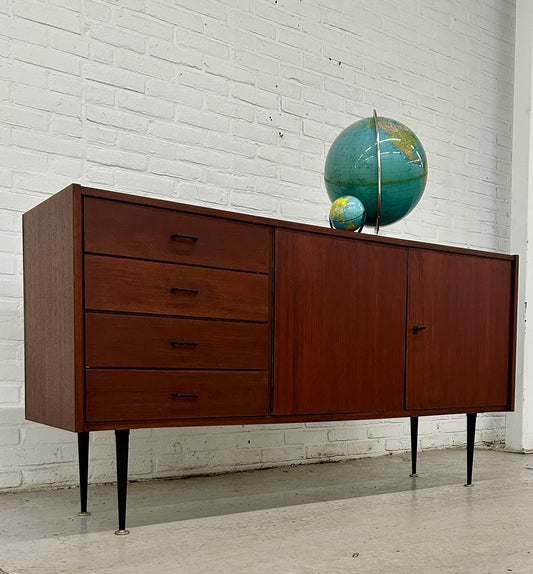 Vintage dressoir sideboard