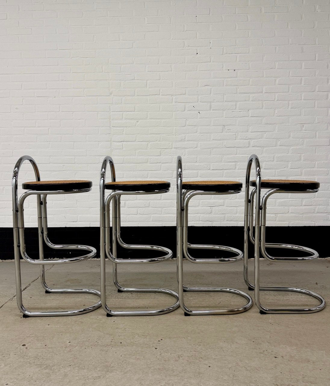 4 vintage Italy chrome barstools