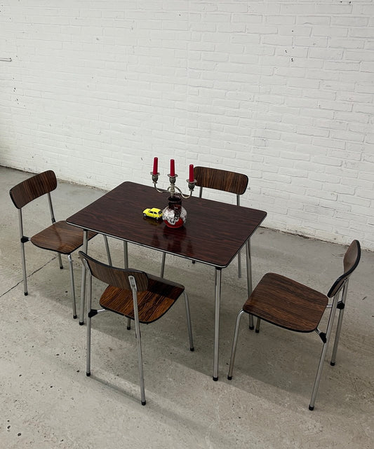 Vintage formica tafel met stoelen