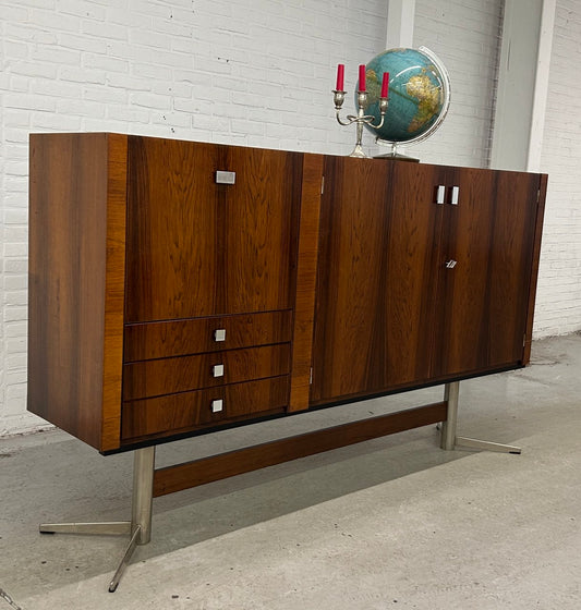 Highboard Louis van Teeffelen voor Wébé