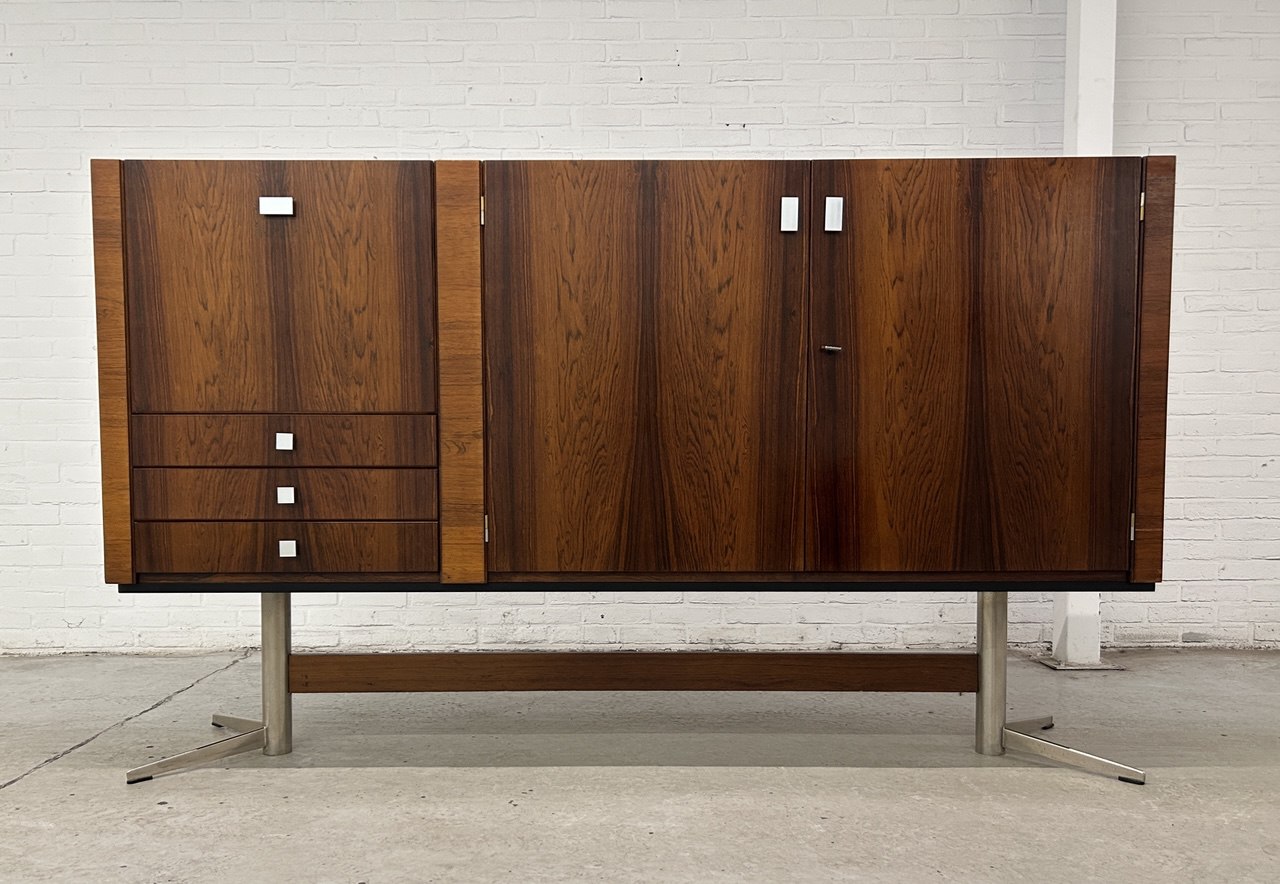 Highboard Louis van Teeffelen voor Wébé